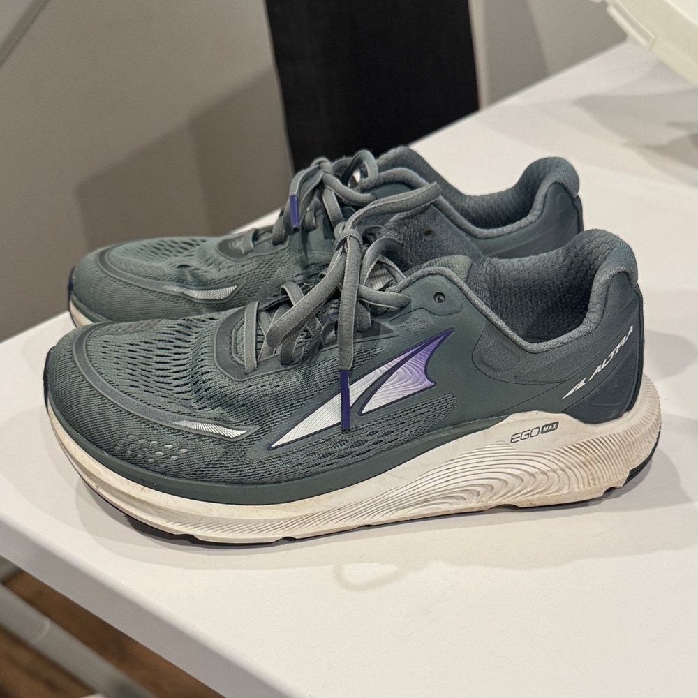 Altra Women's Paradigm shoes